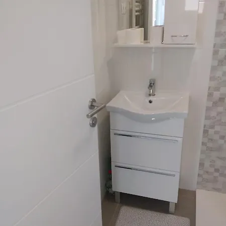 With Terrace And Garden Apartamento