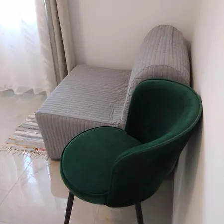 With Terrace And Garden Apartman *