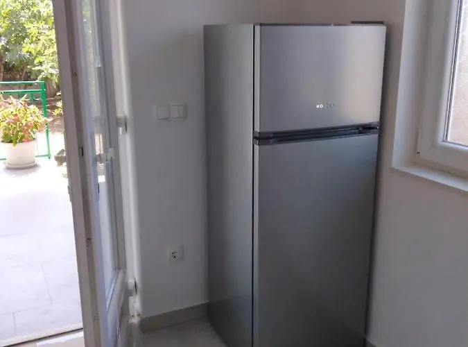 With Terrace And Garden アパート