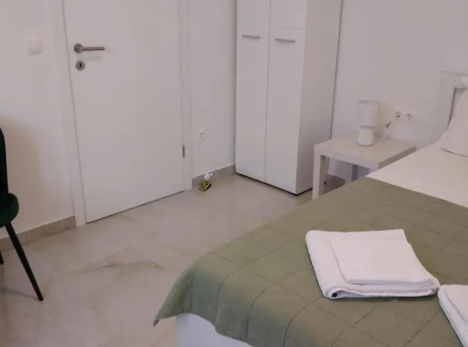 With Terrace And Garden アパート *