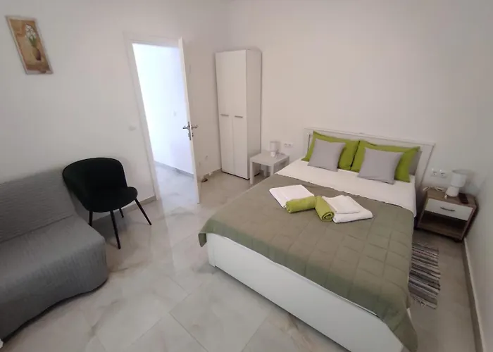 With Terrace And Garden アパート ピロヴァッツ