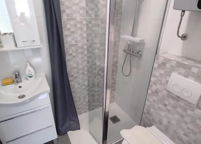 With Terrace And Garden פירובאץ