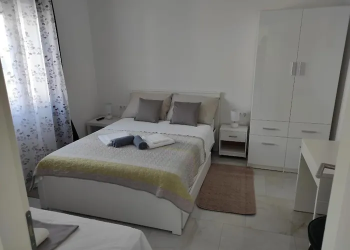 With Terrace And Garden * ピロヴァッツ